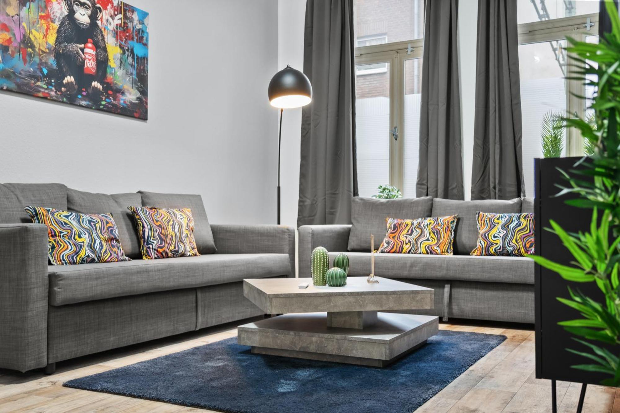 Tolles Design, Hochwertig, Vollausstattung, 3 Zimmer, Grosses Bad & Gaeste-Wc, Grosse Kueche, 3 X Smart Tv, 11 Min Zum Hbf Duisburg Luaran gambar